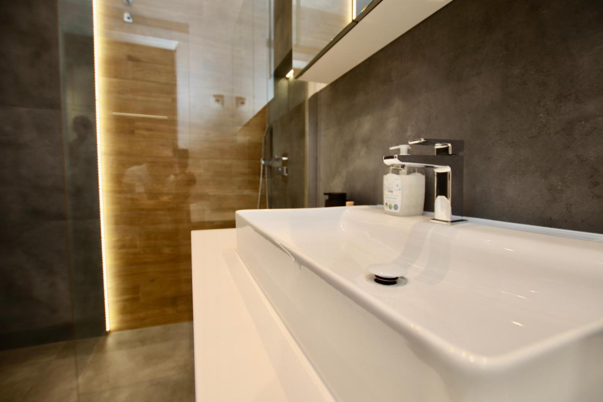 Luxury 2-Room Apartment In Praga-Polnoc Port Praski Warsaw Exterior photo